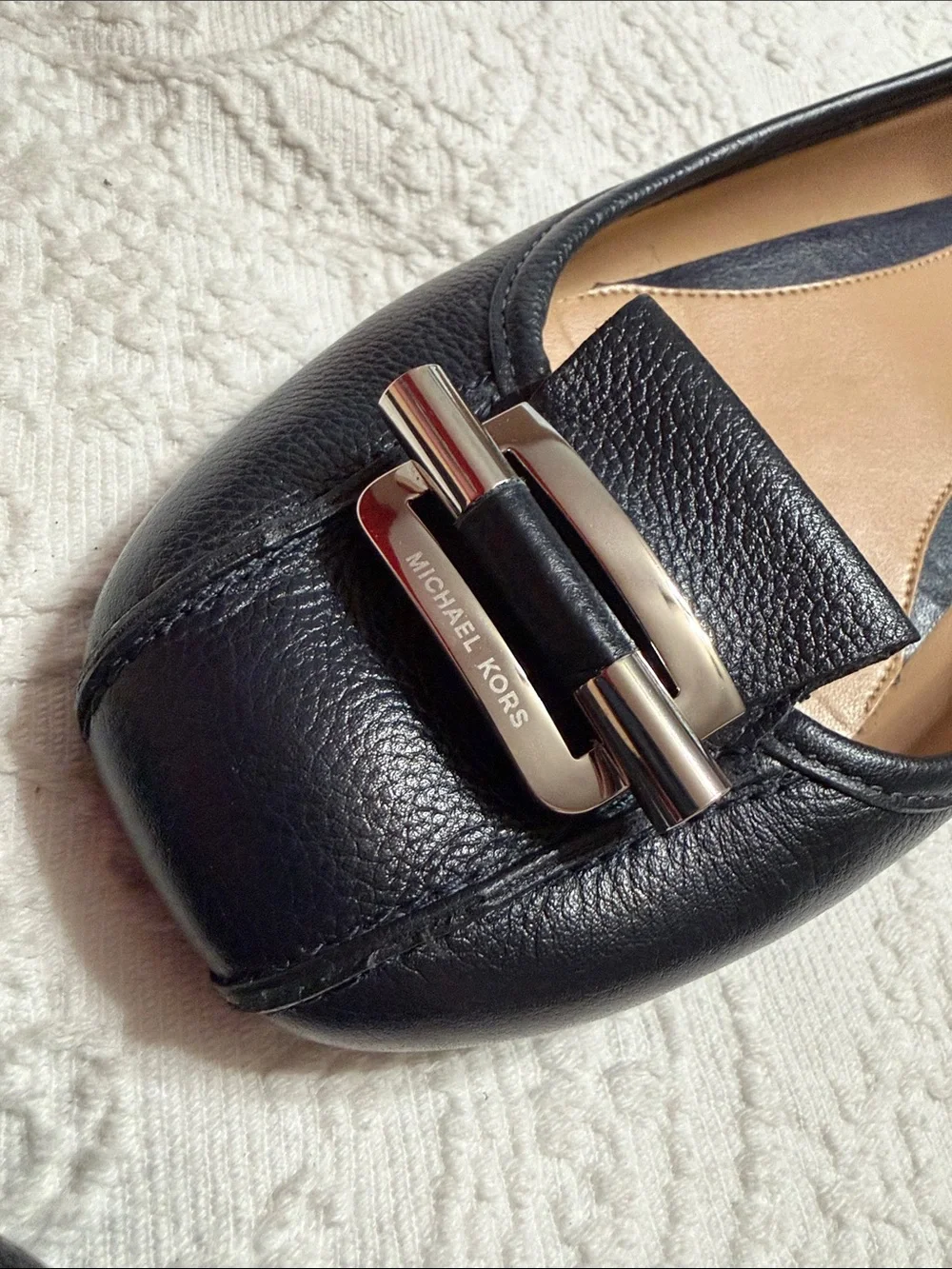 Michael Kors Size 9 NAVY Pebble Leather Square-Toe Flats with Silver Logo Accent